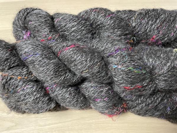 Alpaka Wolle - dunkelgrau mit bunter Sariseide